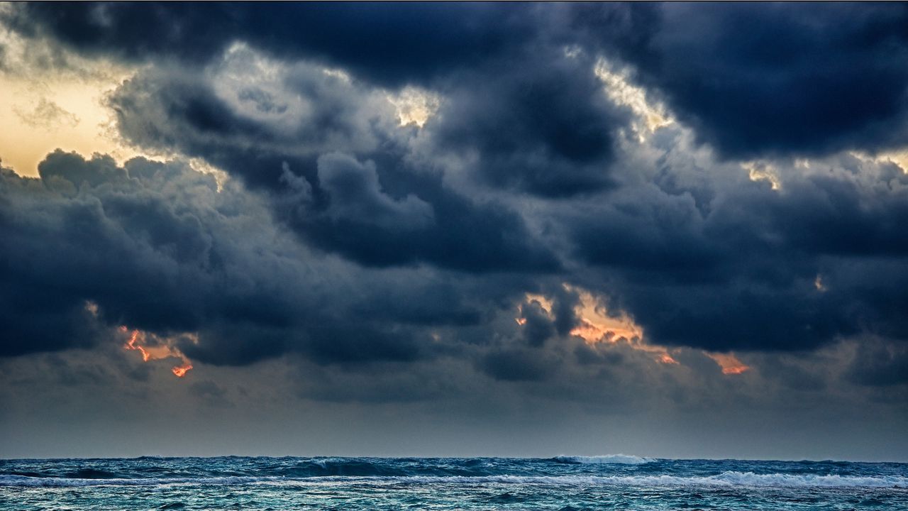 Обои облака, море, шторм, мрачные, тяжелые, стихия