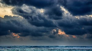 Превью обои облака, море, шторм, мрачные, тяжелые, стихия