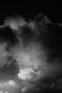 Превью обои облака, небо, темный, чб