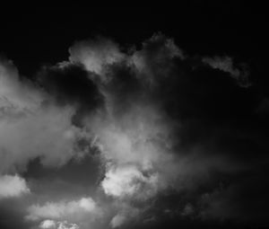 Превью обои облака, небо, темный, чб