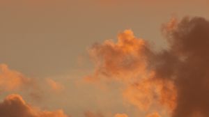 Превью обои облака, небо, закат, красивый, оранжевый