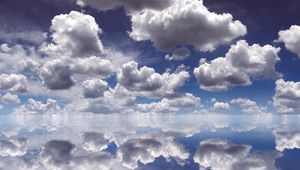 Превью обои облака, отражение, небо, вода, белый, голубой