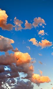 Превью обои облака, оттенки, небо, золотые, воздушные, легкость