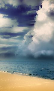 Превью обои облака, пушистые, объемные, массивные, море, берег