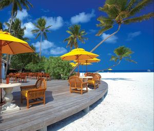 Превью обои облака, стулья, мальдивские острова, архитектура, пляж