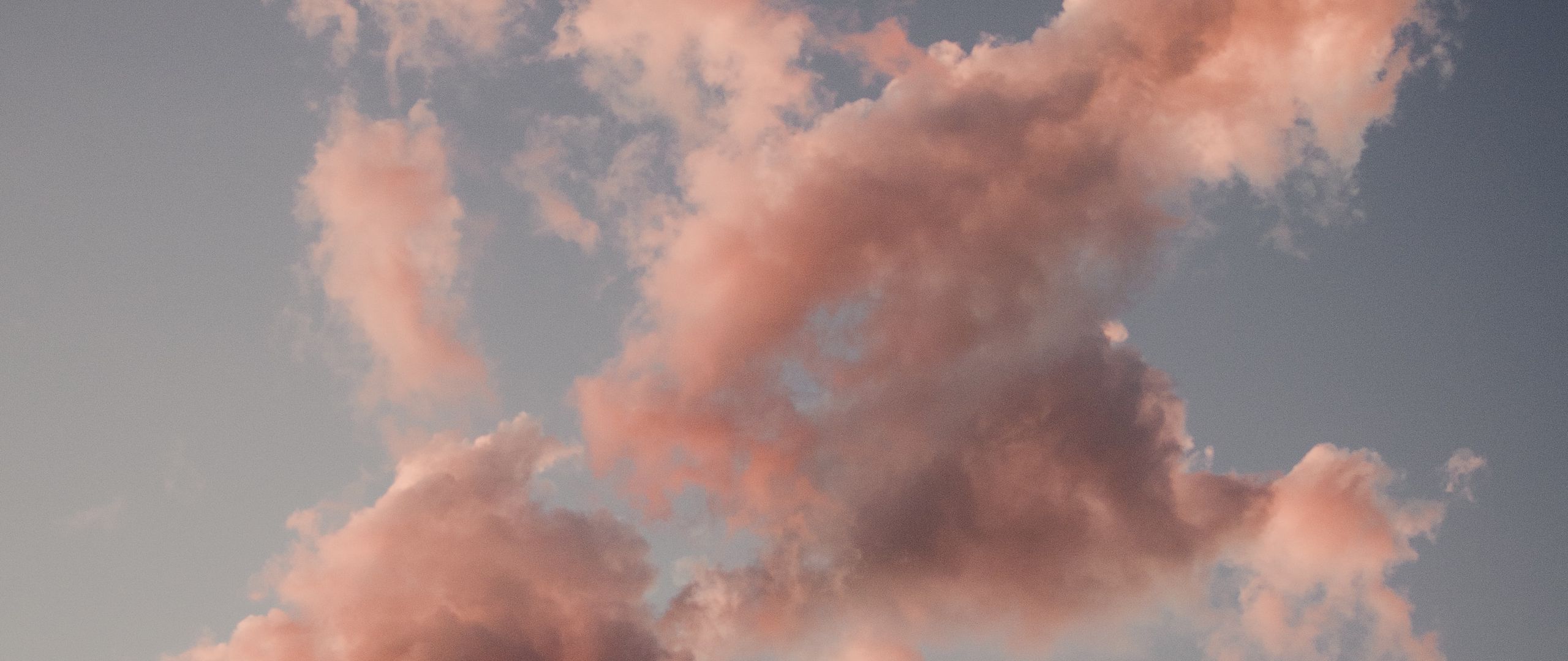 Песни миланы розовое небо. Розовое облако. Розовая атмосфера. Небо розовое естественное. Светло розовое небо.