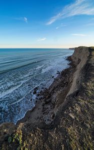 Превью обои обрыв, берег, вода, природа, пейзаж