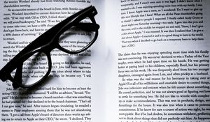 Превью обои очки, книга, буквы, чб