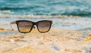 Превью обои очки, песок, пляж, лето
