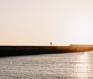 Превью обои одиночество, одинокий, силуэт, пирс, море