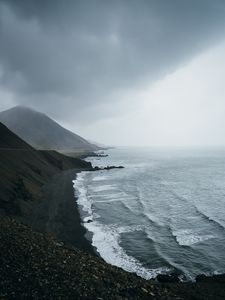 Превью обои океан, туман, море, скалы, камни, галька