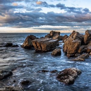 Превью обои океан, вода, скалы, камни