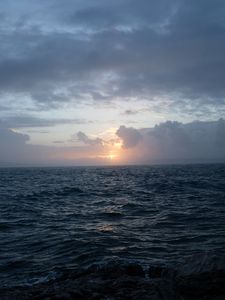 Превью обои океан, вода, волны, горизонт, солнце, закат