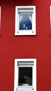 Превью обои окна, здание, стена, красный, фасад