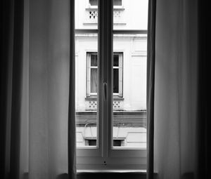Превью обои окно, чб, интерьер, шторы, вид