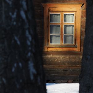 Превью обои окно, дом, деревья, снег, зима