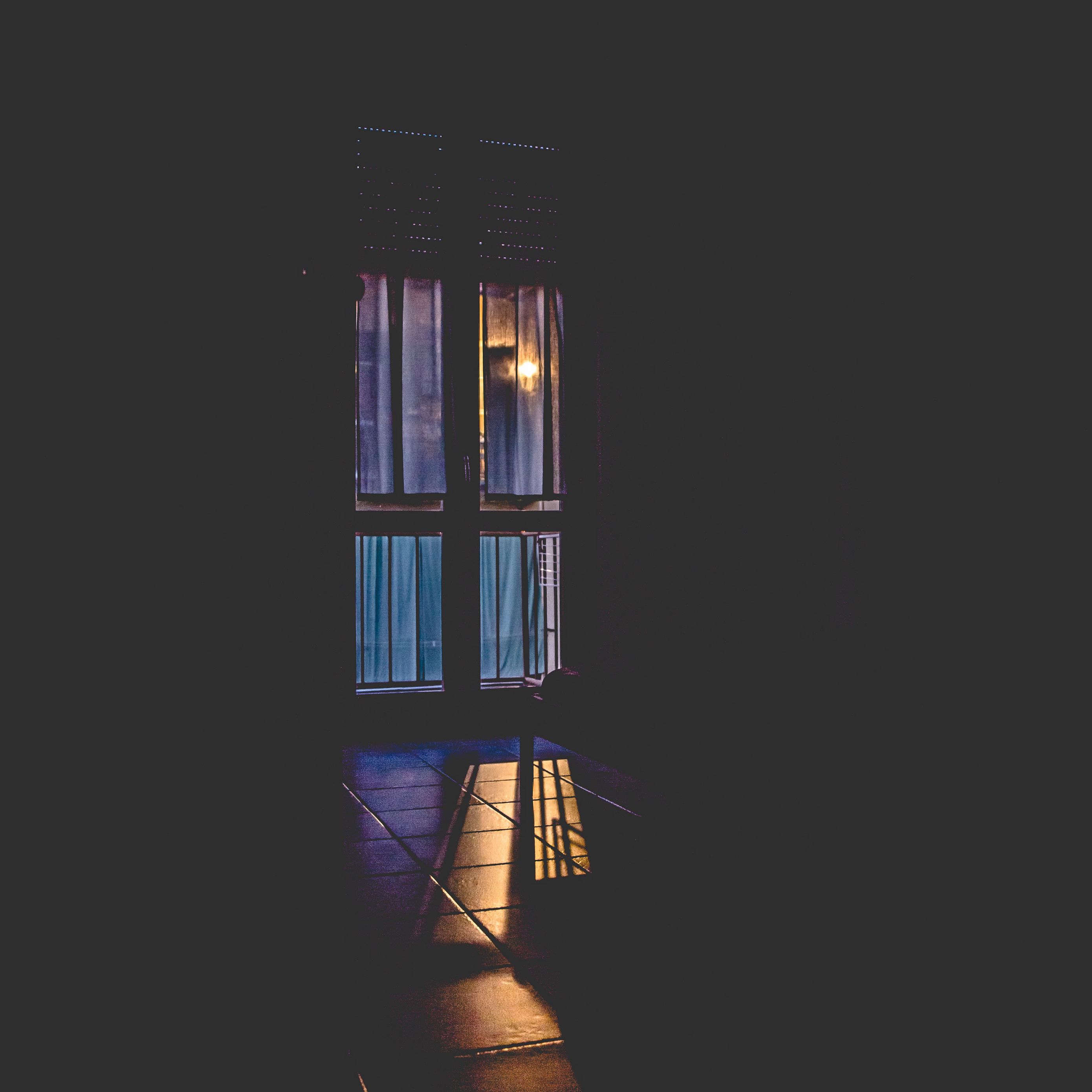 Окно ночью