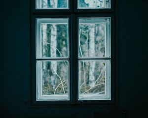 Превью обои окно, подушка, темный
