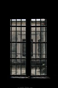 Превью обои окно, решетка, темный, помещение