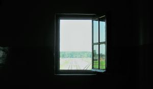 Превью обои окно, стена, черный