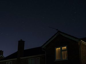 Превью обои окно, звездное небо, ночь