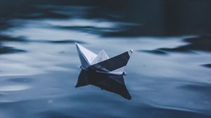 Превью обои оригами, кораблик, вода