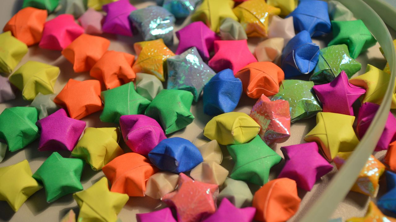 Обои оригами, звезды, цветная бумага