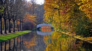 Превью обои осень, мост, река, парк, деревья, отражение