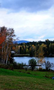 Превью обои осень, пруд, детская, площадка, пейзаж