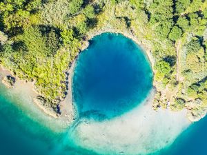 Превью обои остров, лагуна, вид сверху, море, берег