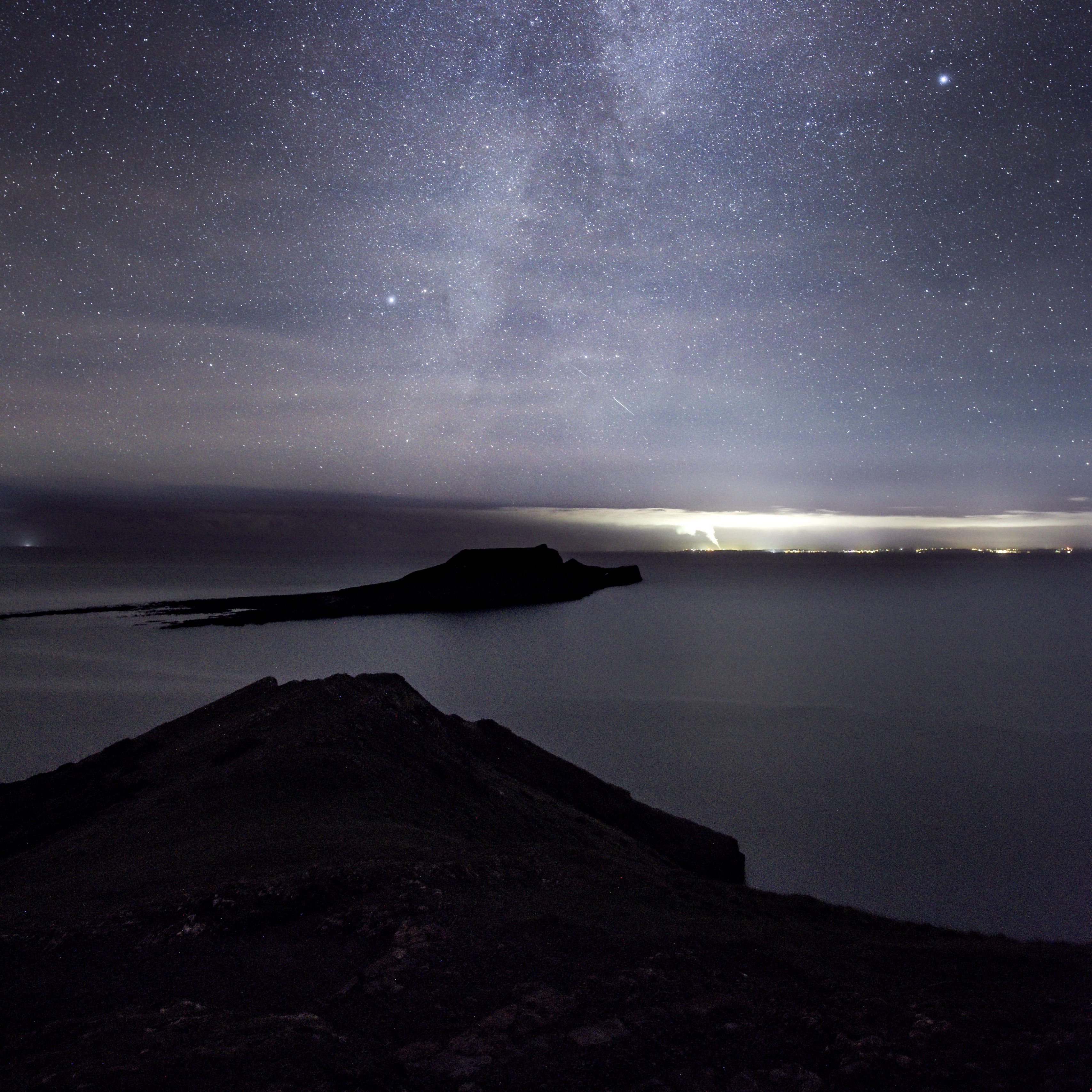Звездное море существует. Ночное небо Сахалина. Звездное море. Звездные острова. Остров ночью.