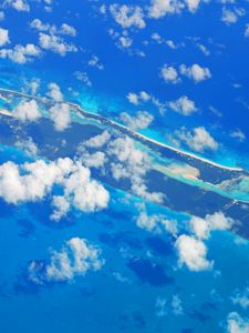 Превью обои остров, облака, море, вид сверху, синий