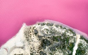 Превью обои остров, побережье, море, розовый, вид сверху
