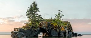 Превью обои остров, скалы, море, деревья, арка