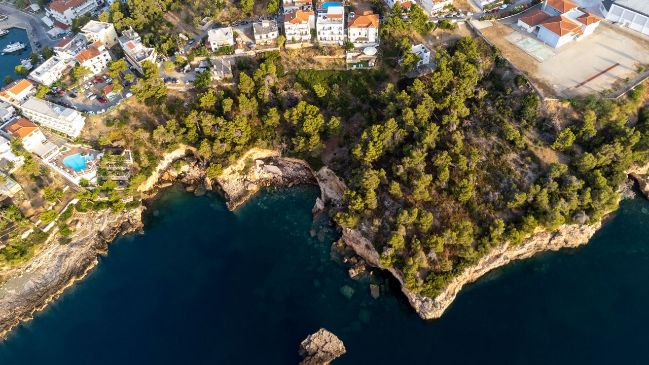 Обои остров, здания, море, вид сверху