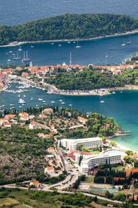 Превью обои острова, деревья, здания, море, вид сверху