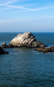 Превью обои острова, скалы, море, камни, вода, горизонт, природа
