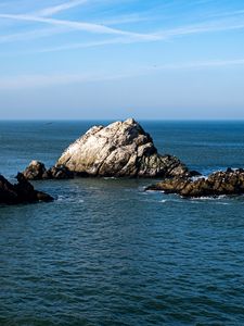 Превью обои острова, скалы, море, камни, вода, горизонт, природа