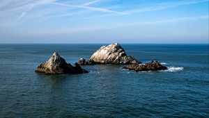 Превью обои острова, скалы, море, камни, вода, горизонт, природа