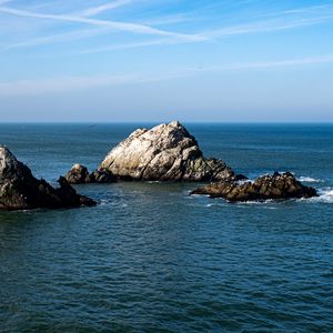 Превью обои острова, скалы, море, камни, вода, горизонт, природа