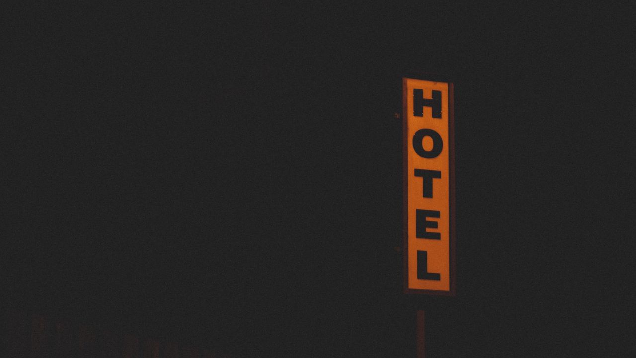 Обои отель, слова, надпись, темный