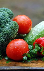 Превью обои овощи, помидор, брокколи, огурец, паприка, петрушка
