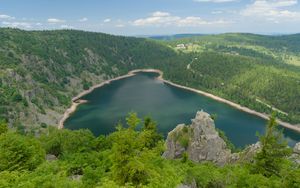 Превью обои озеро, деревья, горы, облака, пейзаж