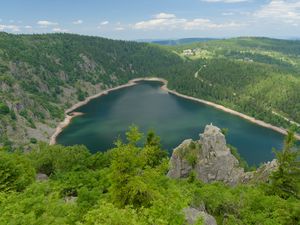 Превью обои озеро, деревья, горы, облака, пейзаж