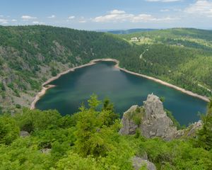 Превью обои озеро, деревья, горы, облака, пейзаж