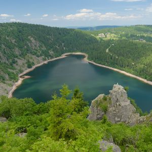 Превью обои озеро, деревья, горы, облака, пейзаж