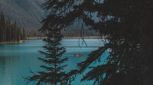 Превью обои озеро, деревья, горы, лодка, природа