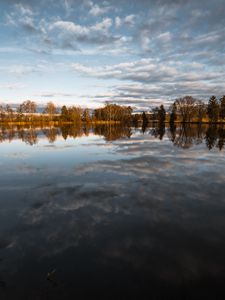 Превью обои озеро, деревья, небо, отражение, природа