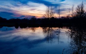 Превью обои озеро, деревья, силуэты, закат, облака, природа, темный