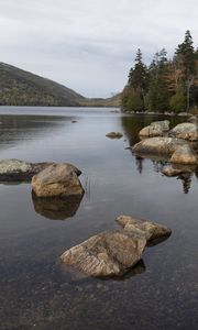 Превью обои озеро, дно, камни, пейзаж, деревья